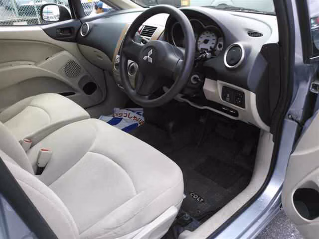 MITSUBISHI COLT