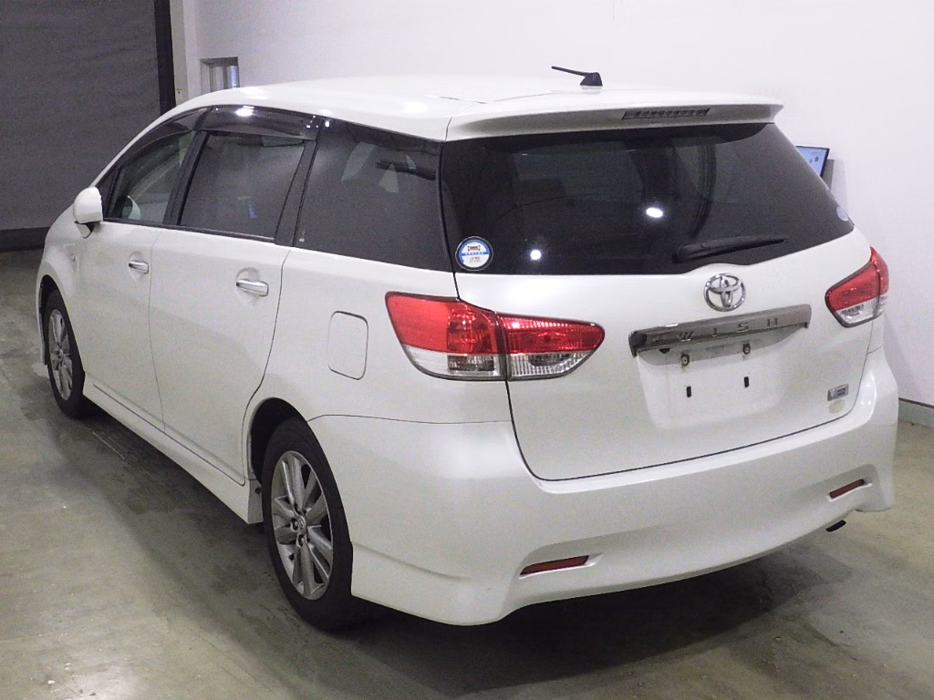 TOYOTA WISH