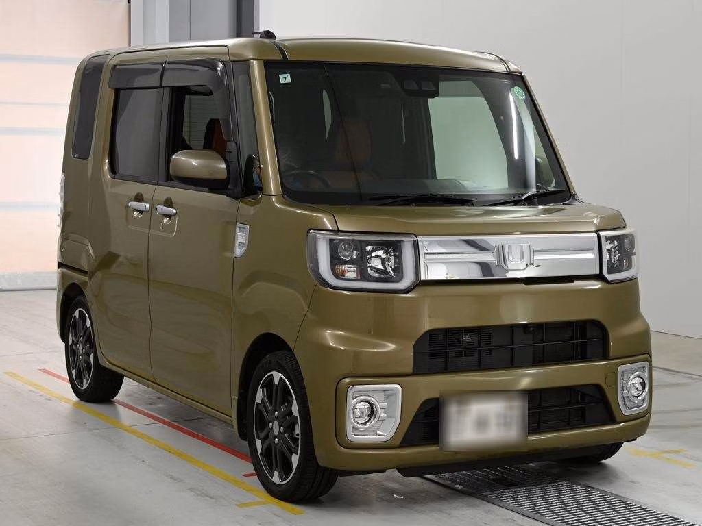 DAIHATSU WAKE