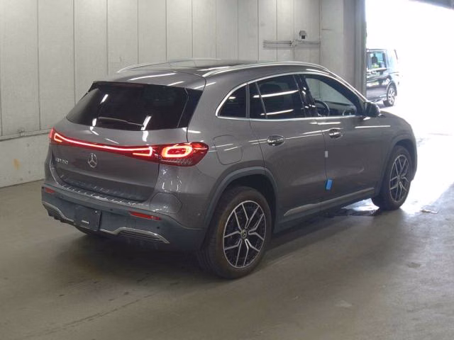 MERCEDES-BENZ EQA