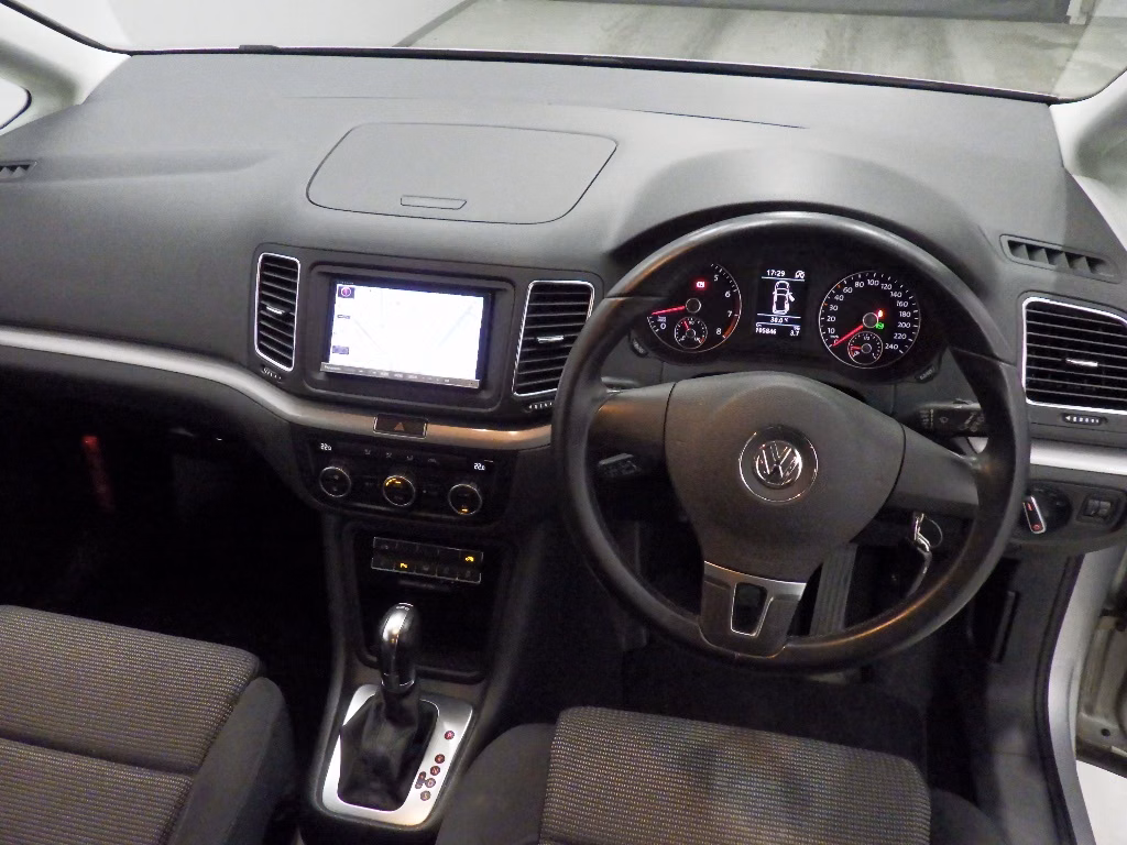 VOLKSWAGEN SHARAN
