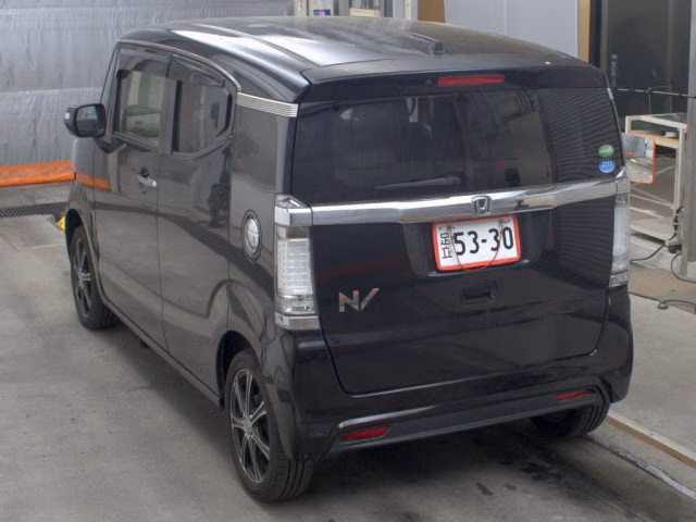 HONDA N-BOX SLASH