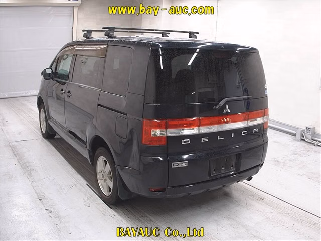 MITSUBISHI DELICA D:5
