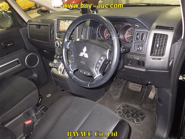 MITSUBISHI DELICA D:5