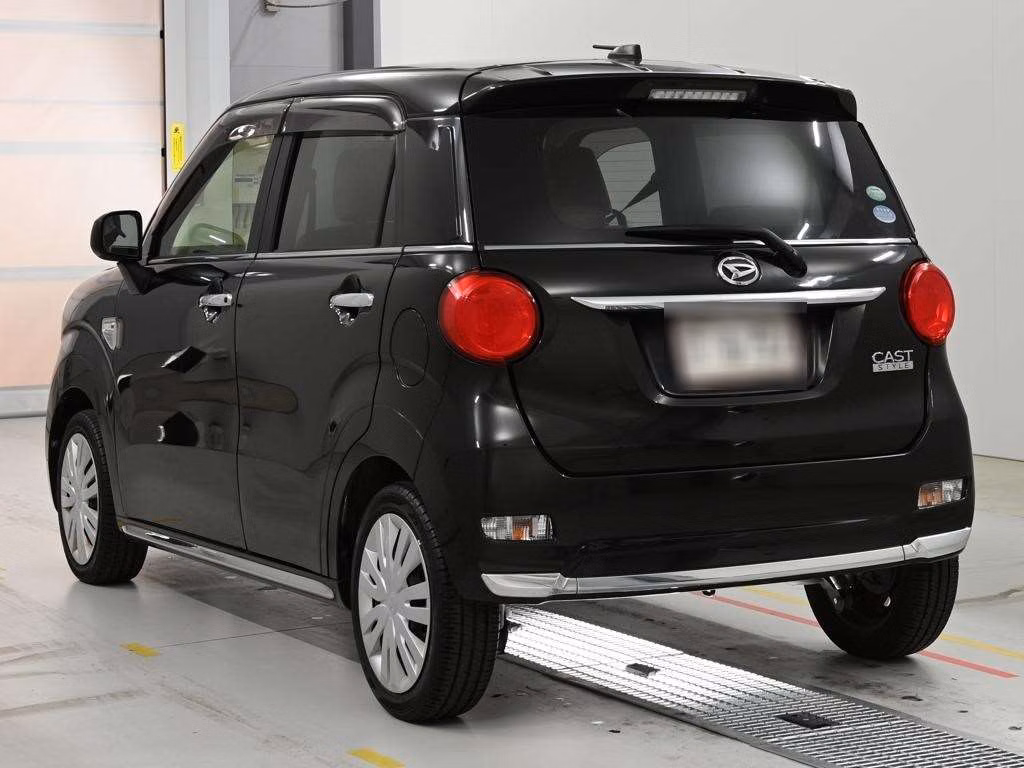 DAIHATSU CAST