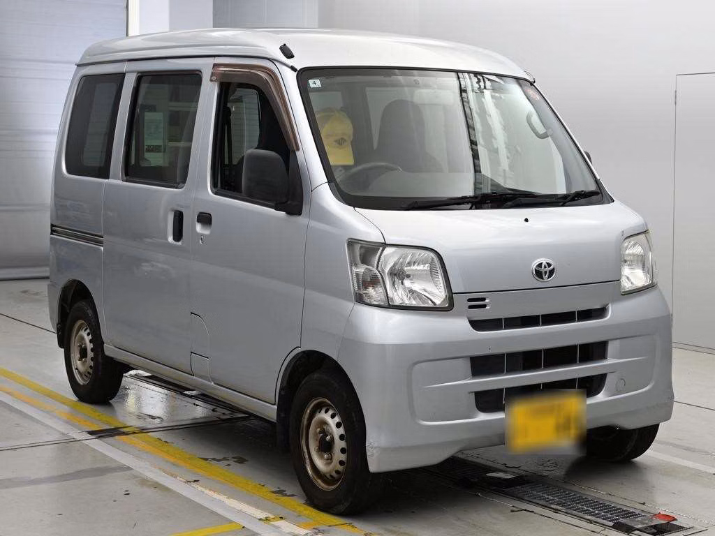 TOYOTA PIXIS VAN