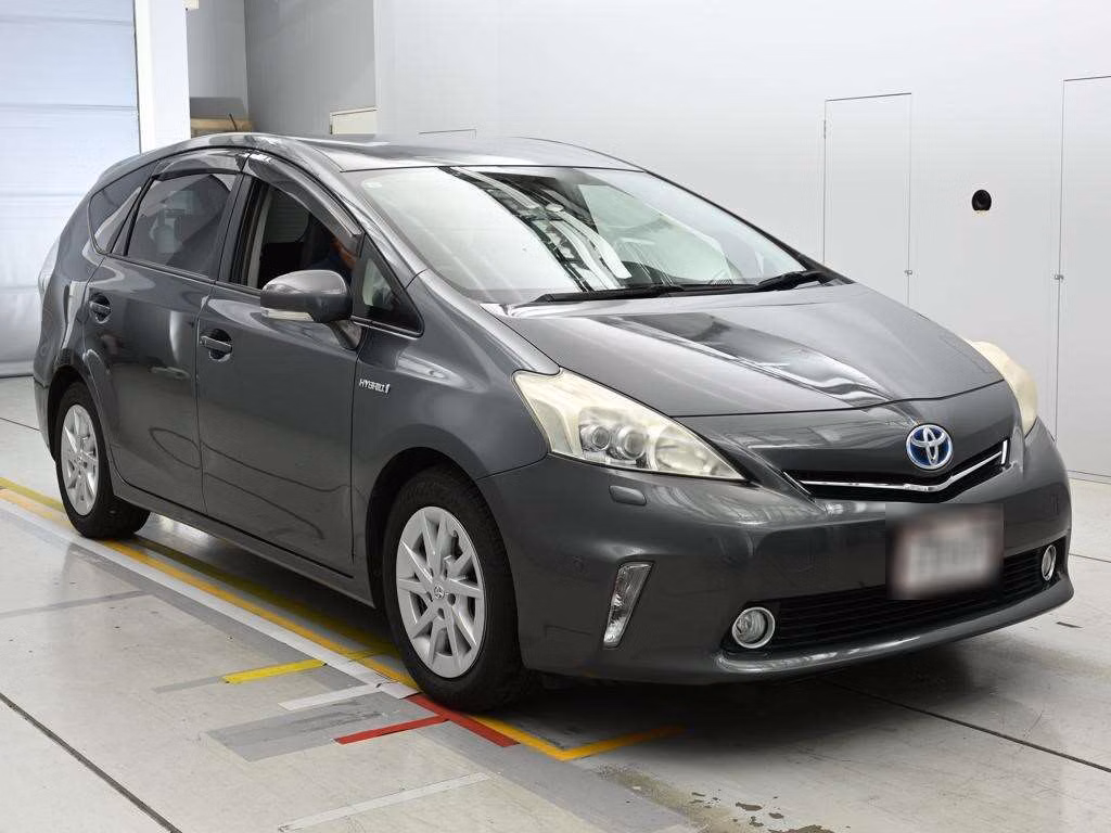 TOYOTA PRIUS ALPHA