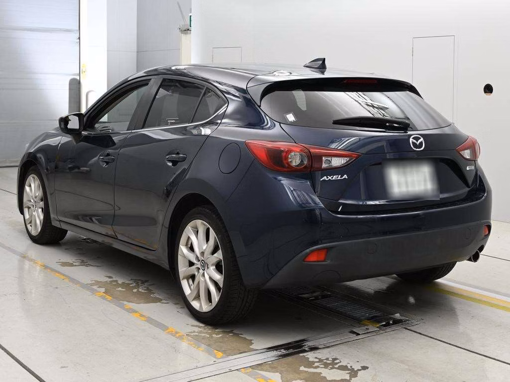 MAZDA AXELA