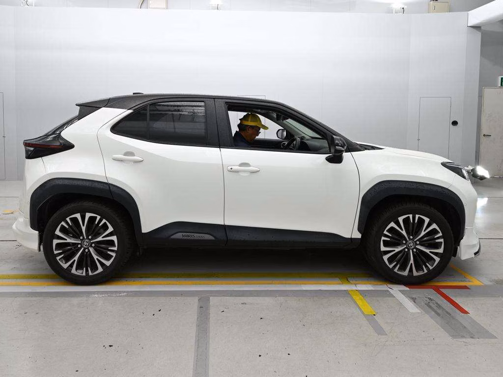 TOYOTA YARIS CROSS