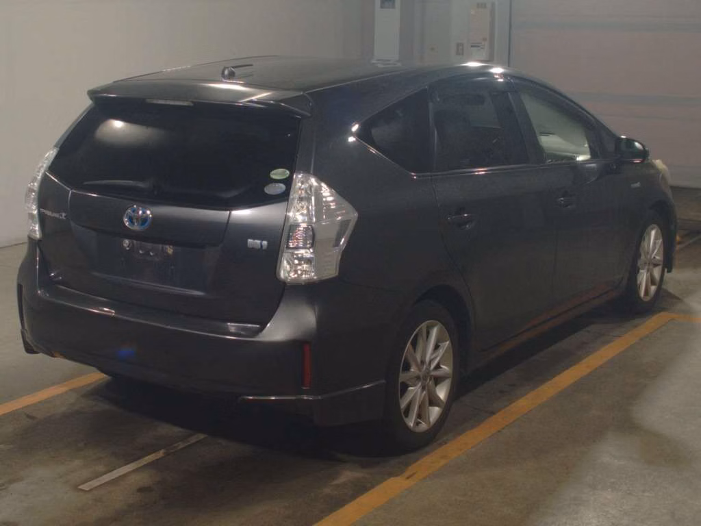 TOYOTA PRIUS ALPHA