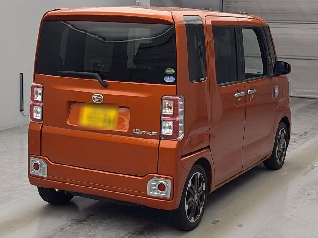 DAIHATSU WAKE
