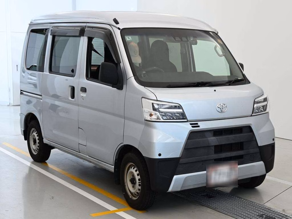 TOYOTA PIXIS VAN