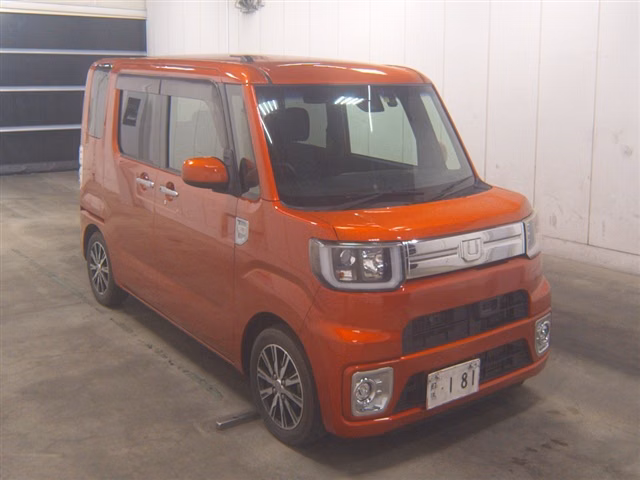 DAIHATSU WAKE
