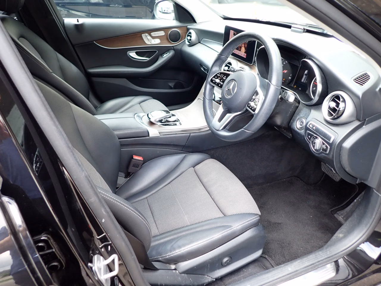 MERCEDES-BENZ C-CLASS
