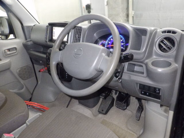 NISSAN NV100 CLIPPER