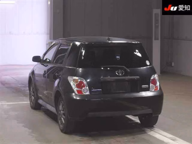 TOYOTA IST