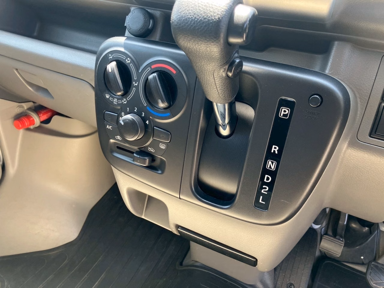 NISSAN NV100 CLIPPER
