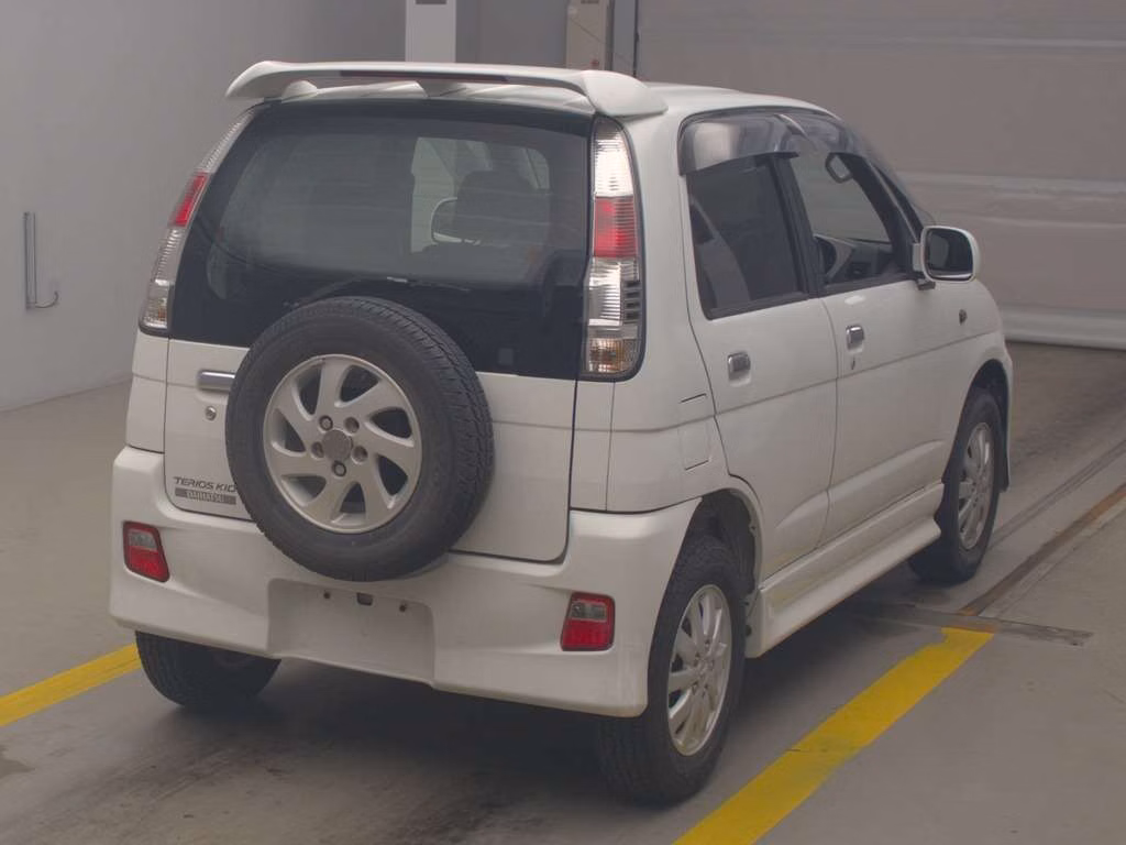 DAIHATSU TERIOS KID