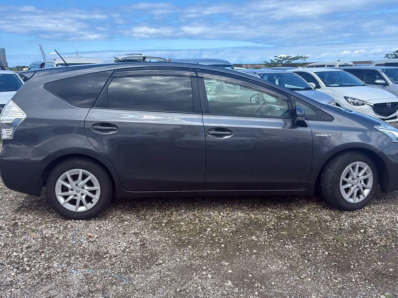 TOYOTA PRIUS ALPHA