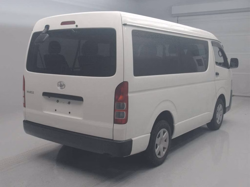 TOYOTA HIACE