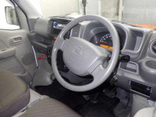 NISSAN NV100 CLIPPER