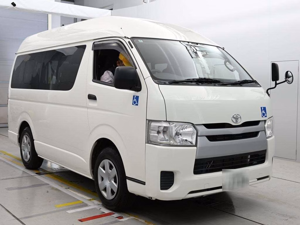 TOYOTA REGIUS ACE
