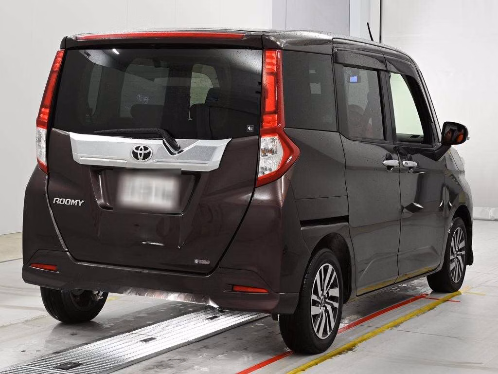 TOYOTA ROOMY