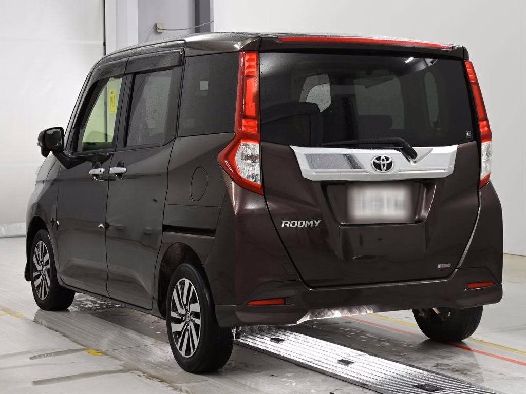 TOYOTA ROOMY