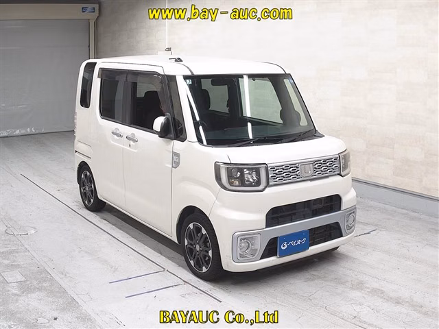 DAIHATSU WAKE