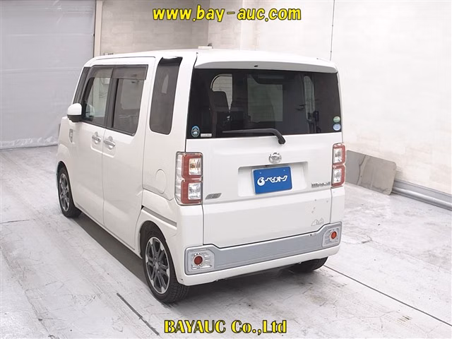 DAIHATSU WAKE
