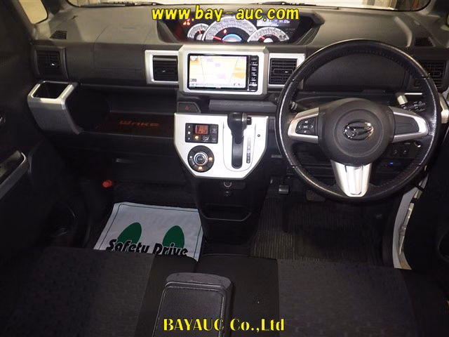 DAIHATSU WAKE