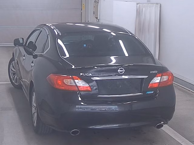 NISSAN FUGA