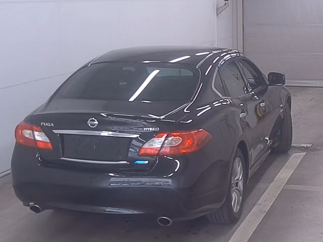 NISSAN FUGA