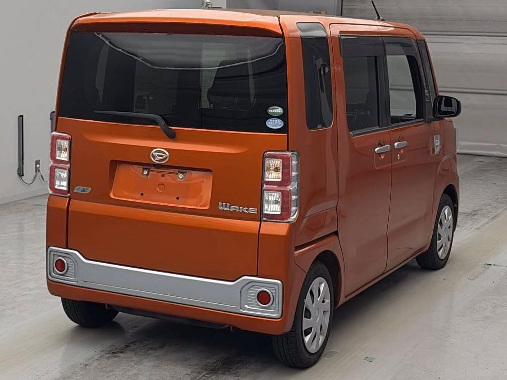 DAIHATSU WAKE