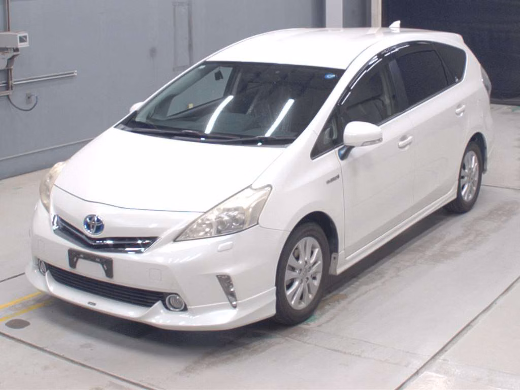 TOYOTA PRIUS ALPHA