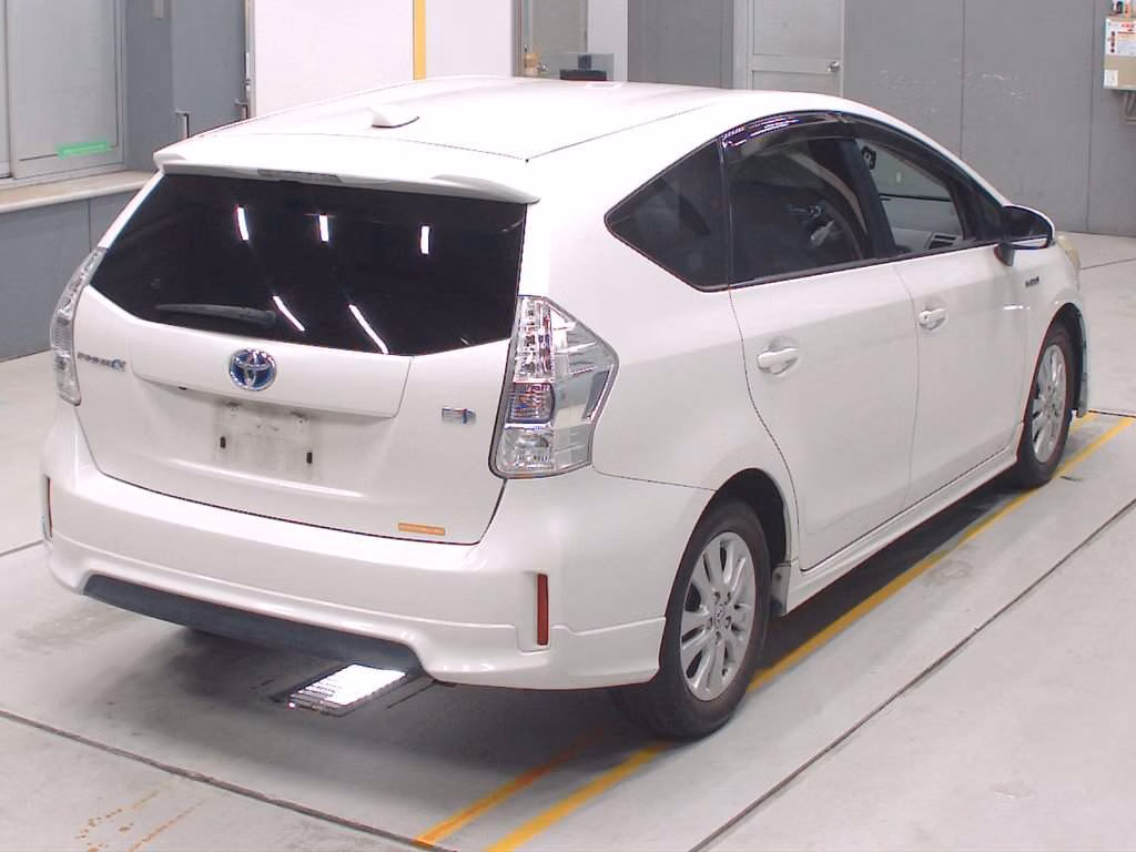 TOYOTA PRIUS ALPHA