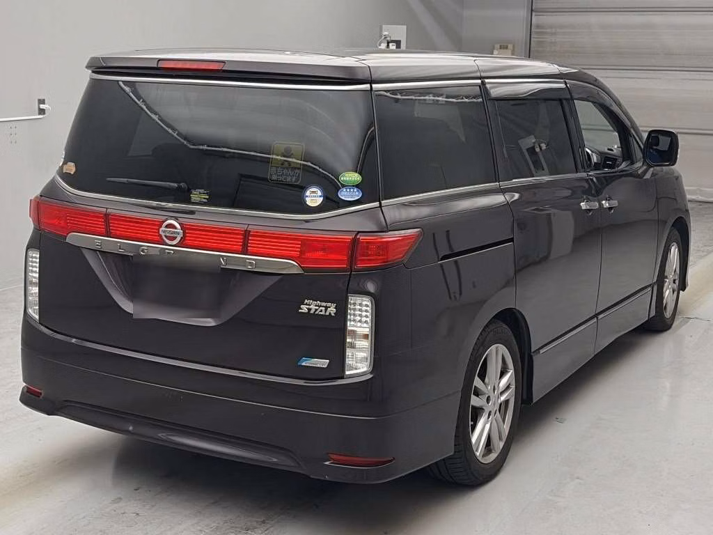 NISSAN ELGRAND