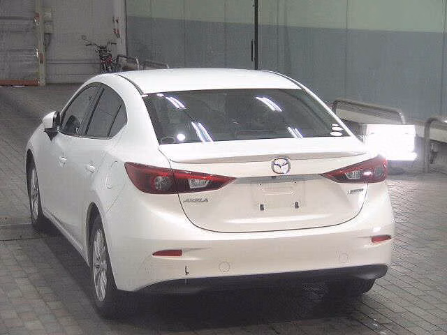 MAZDA AXELA
