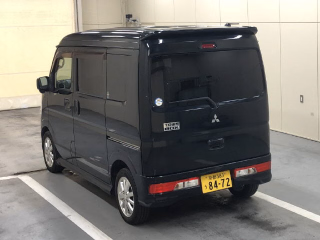 MITSUBISHI TOWN BOX