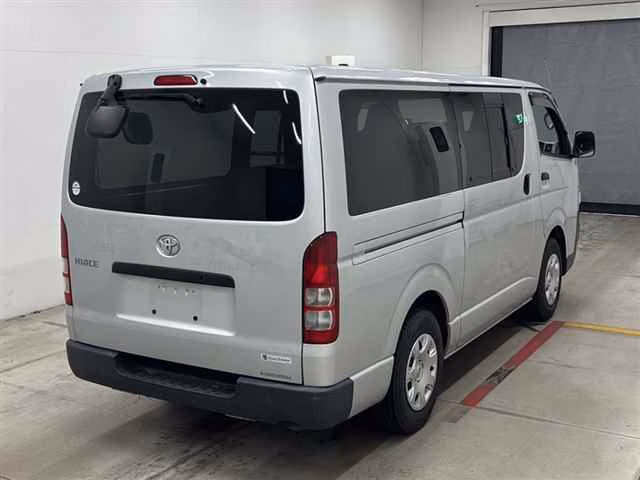 TOYOTA REGIUS ACE