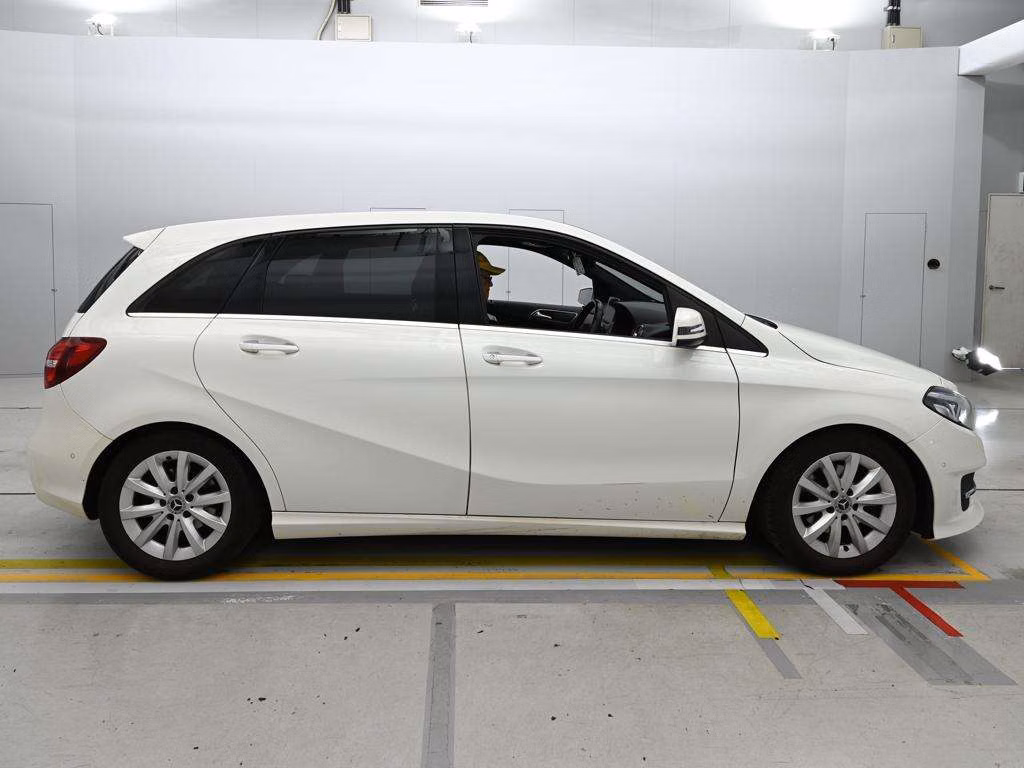 MERCEDES-BENZ B-CLASS