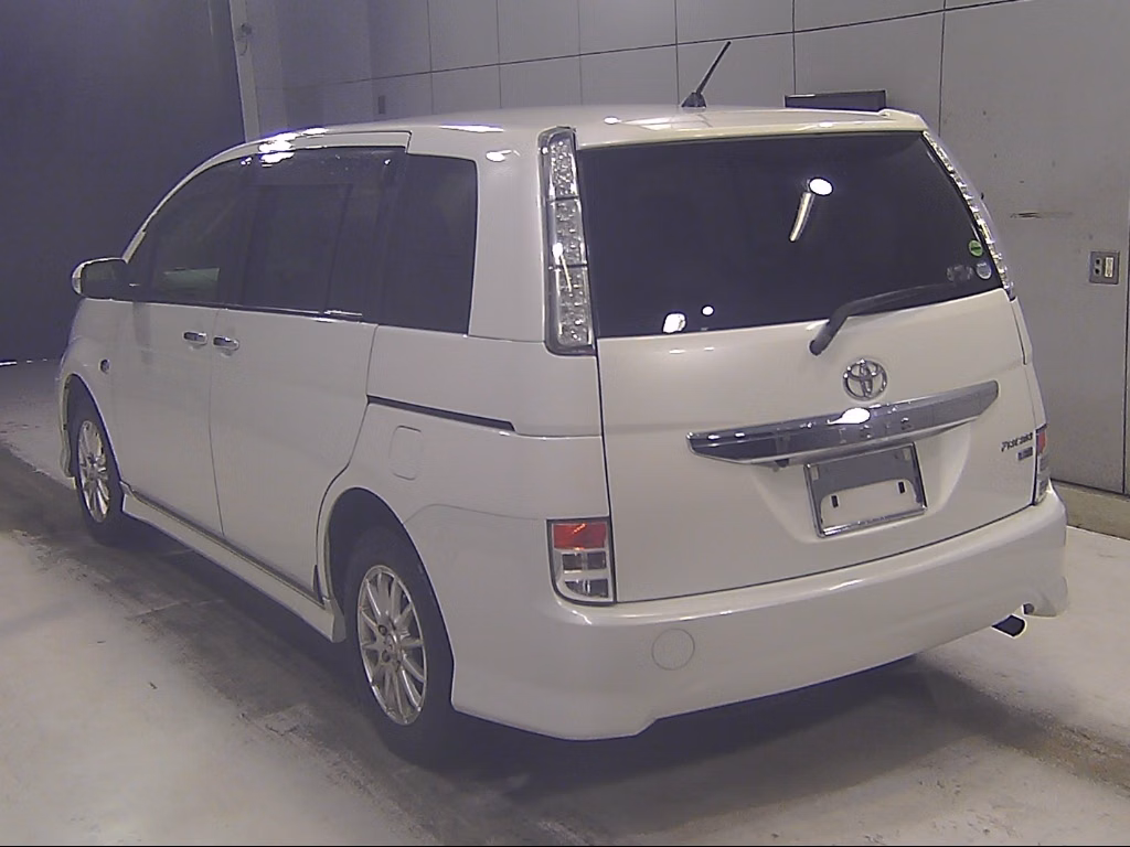 TOYOTA ISIS