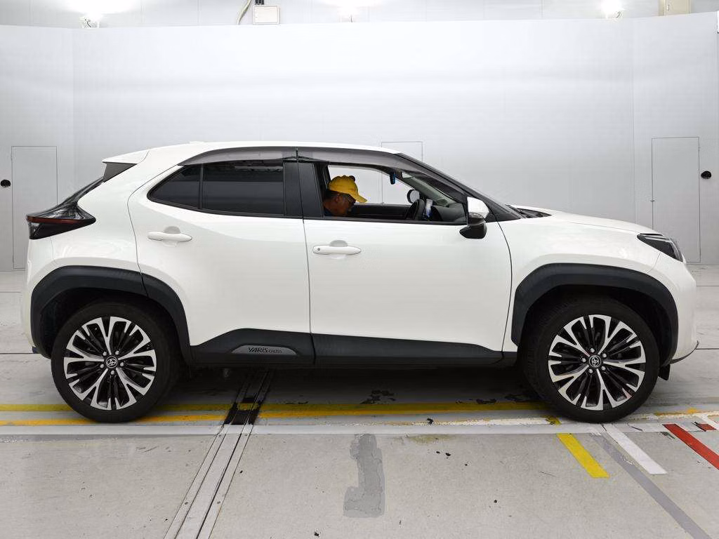 TOYOTA YARIS CROSS