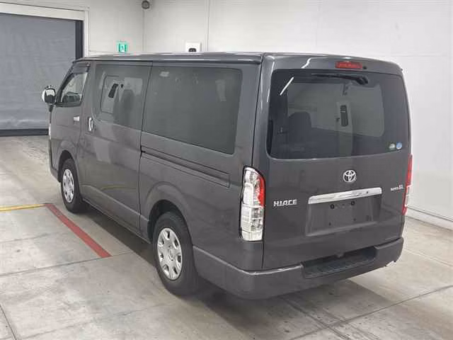 TOYOTA REGIUS ACE