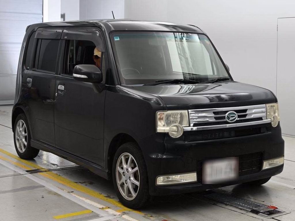 DAIHATSU MOVE CONTE