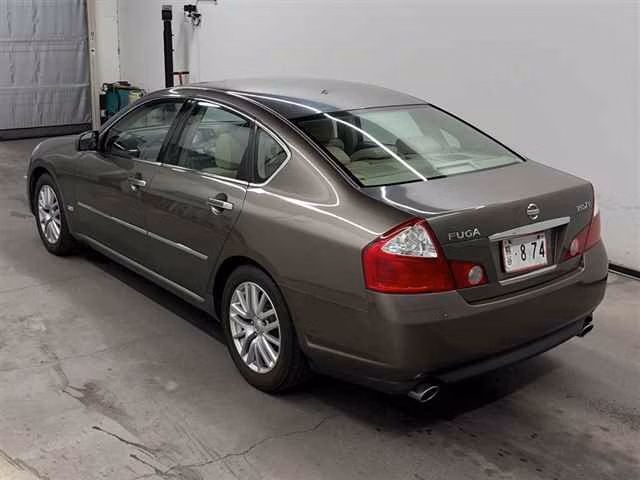 NISSAN FUGA