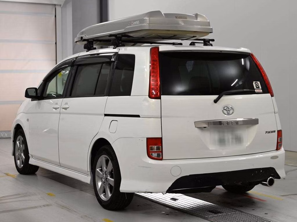 TOYOTA ISIS