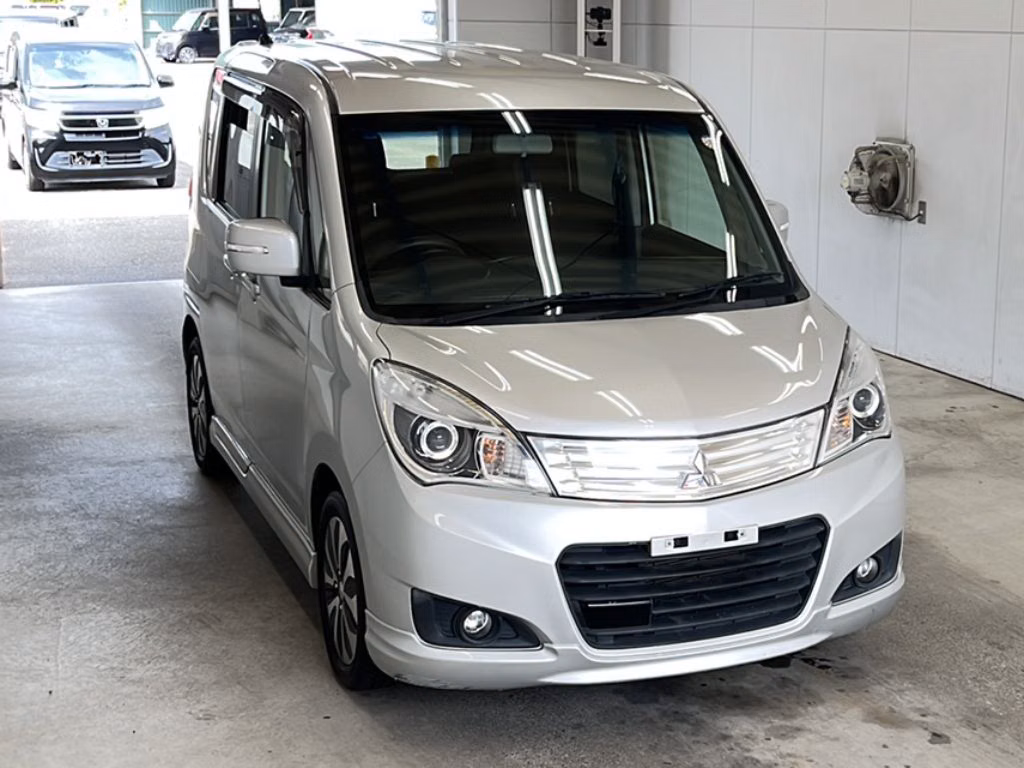 MITSUBISHI DELICA D:2
