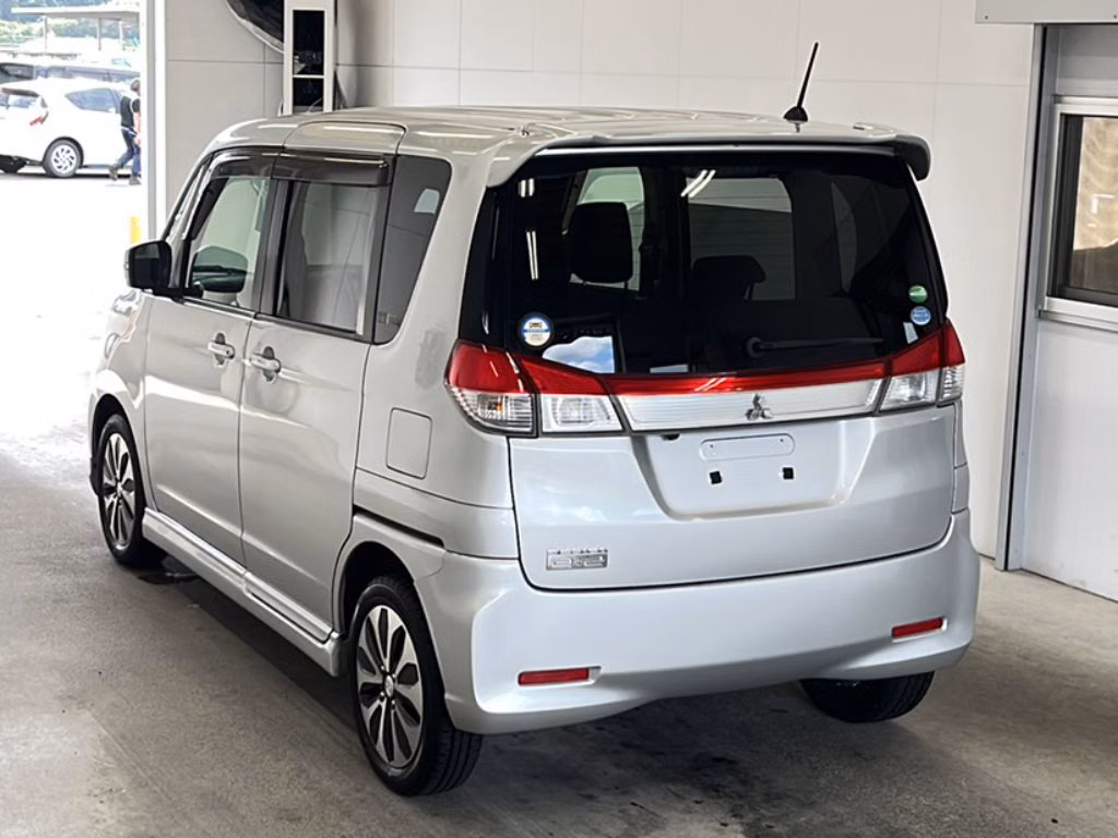 MITSUBISHI DELICA D:2