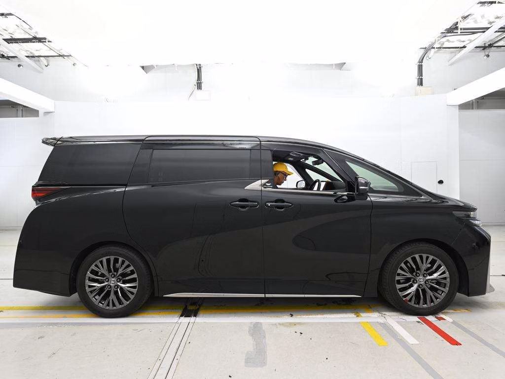 TOYOTA VELLFIRE
